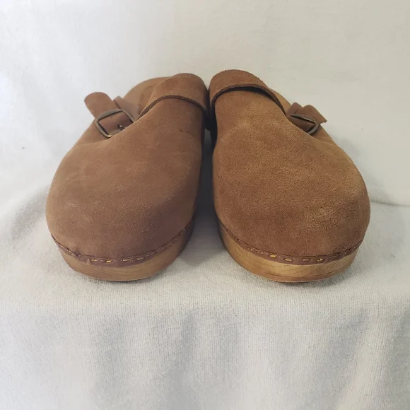 M&C Womens Brown Tan Clogs Suede Size 39 (US 8.5) Made In Spain Buckle Wood Heel - Picture 15 of 15